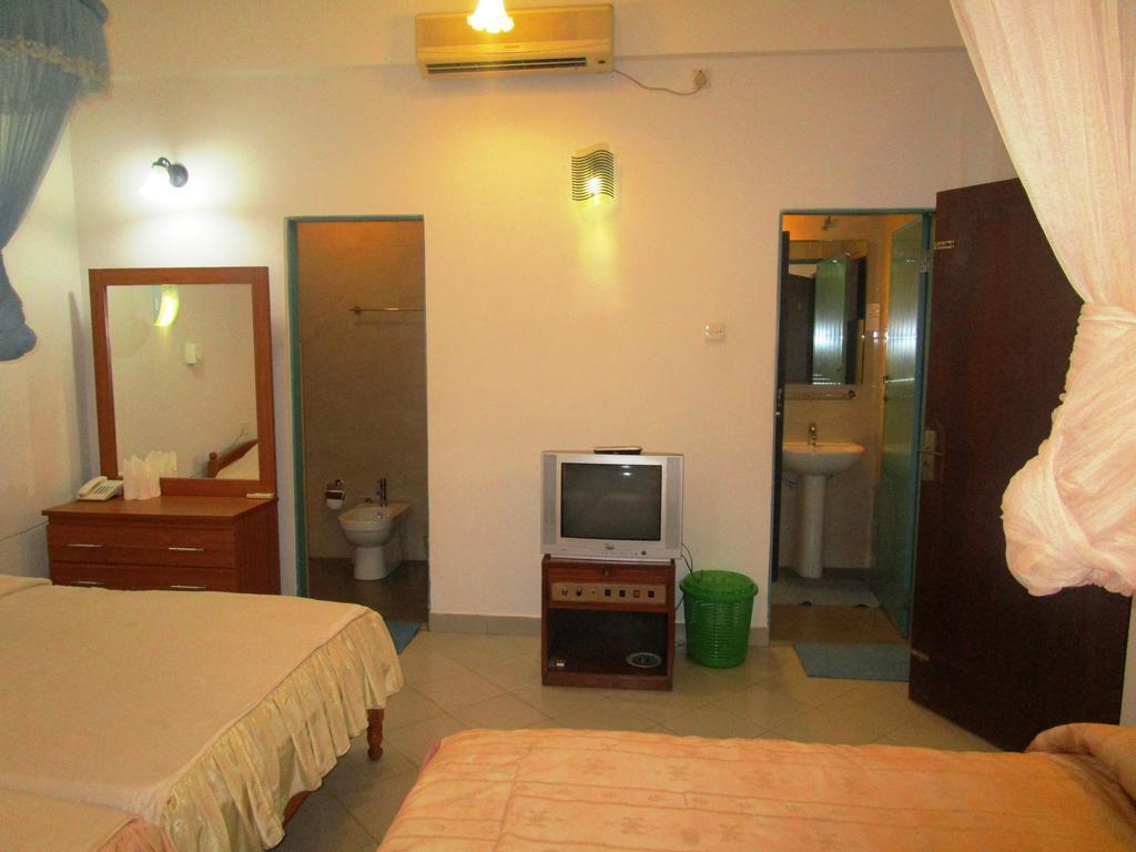 Hotel Shalini Анурадхапура Стая снимка