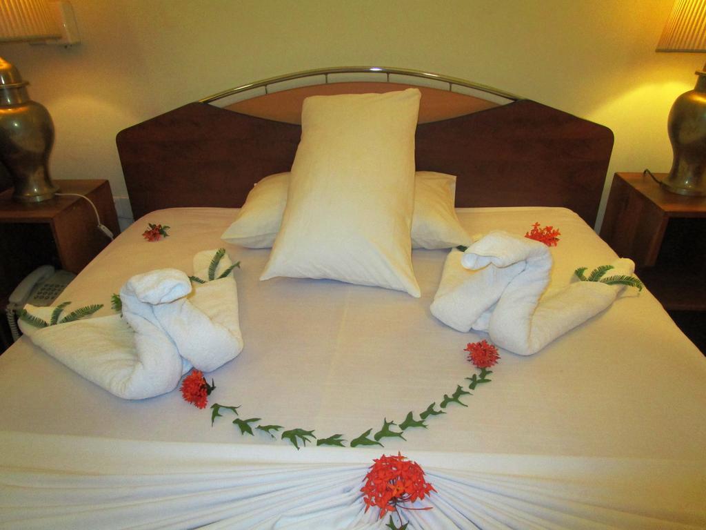 Hotel Shalini Анурадхапура Екстериор снимка