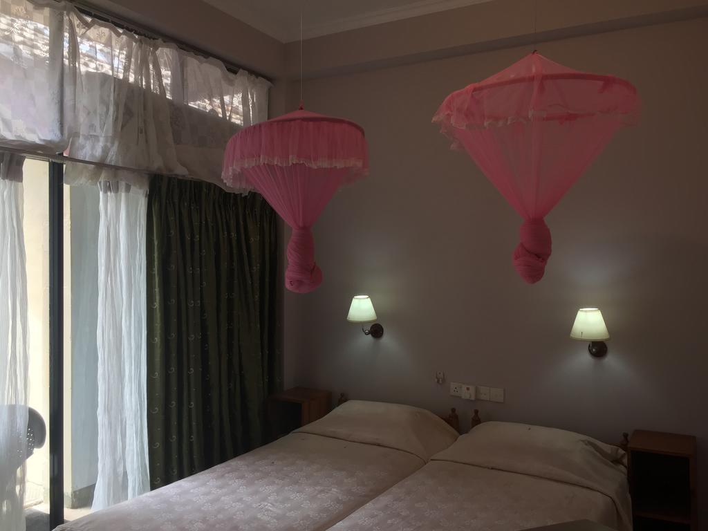 Hotel Shalini Анурадхапура Екстериор снимка